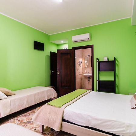 Santa Croce Rooms Barletta Buitenkant foto